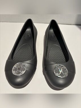 CROCS Gianna Black with Silver Medallion Slip-on Ballet Flats Womens Sz 7